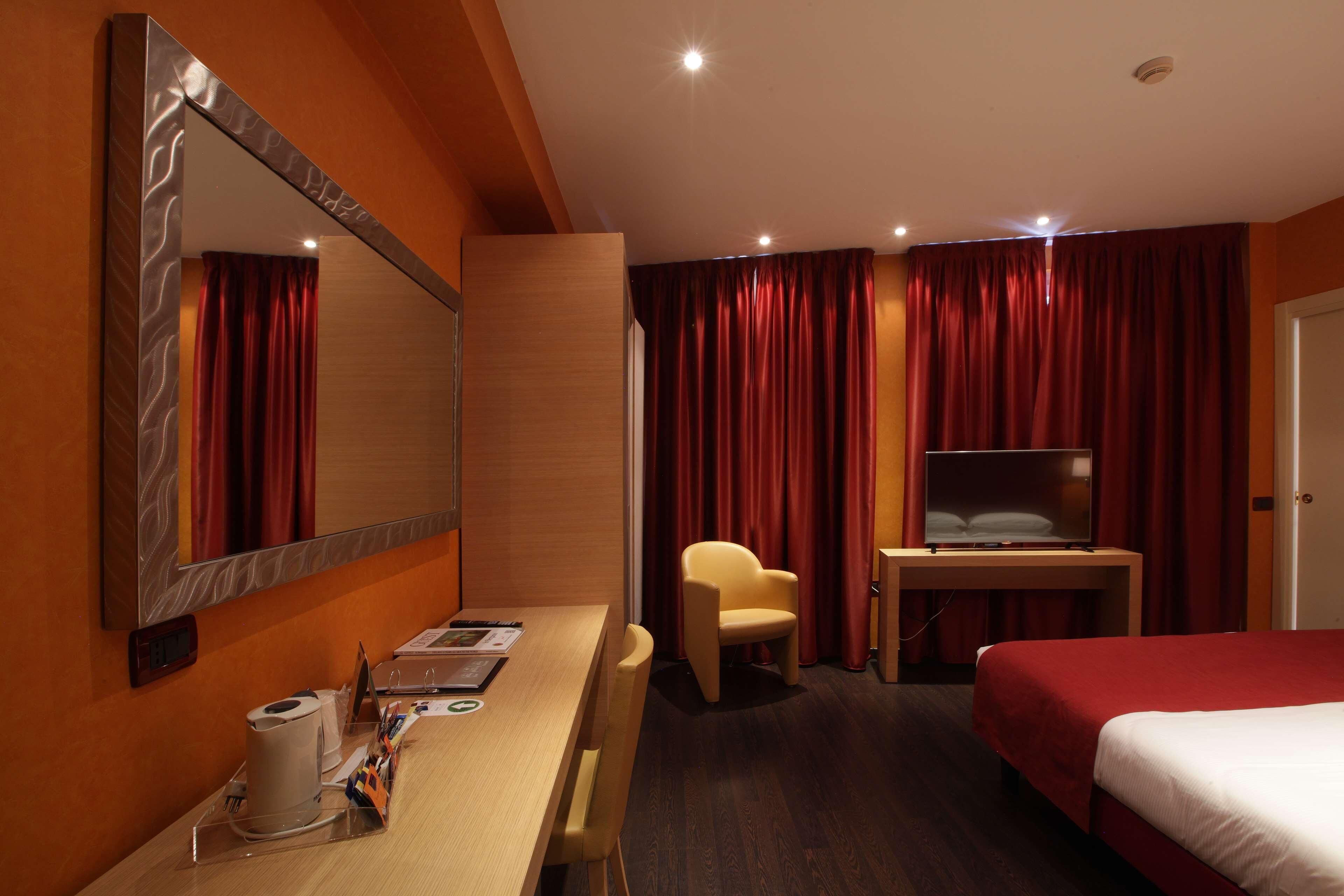 Hypo-allergenic bedding, down duvets, minibar, in-room safe