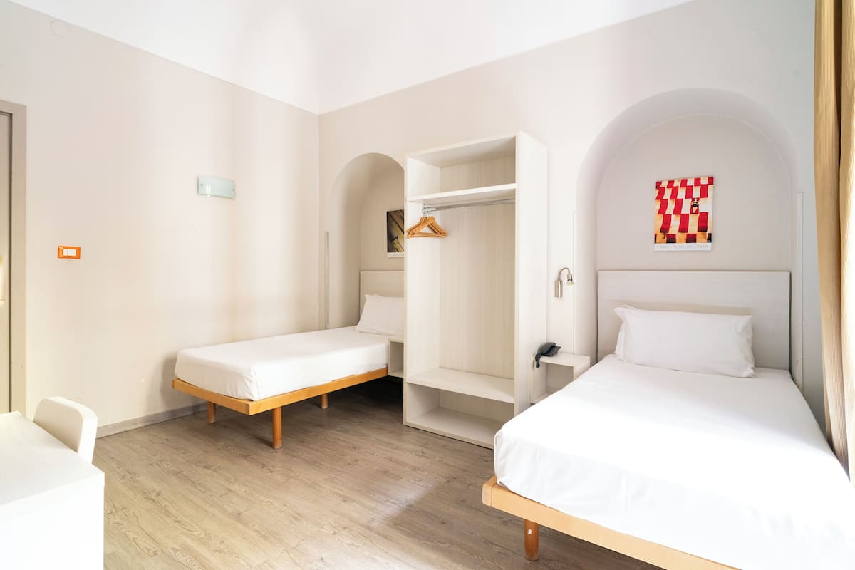 Twin Room, 2 Single Beds