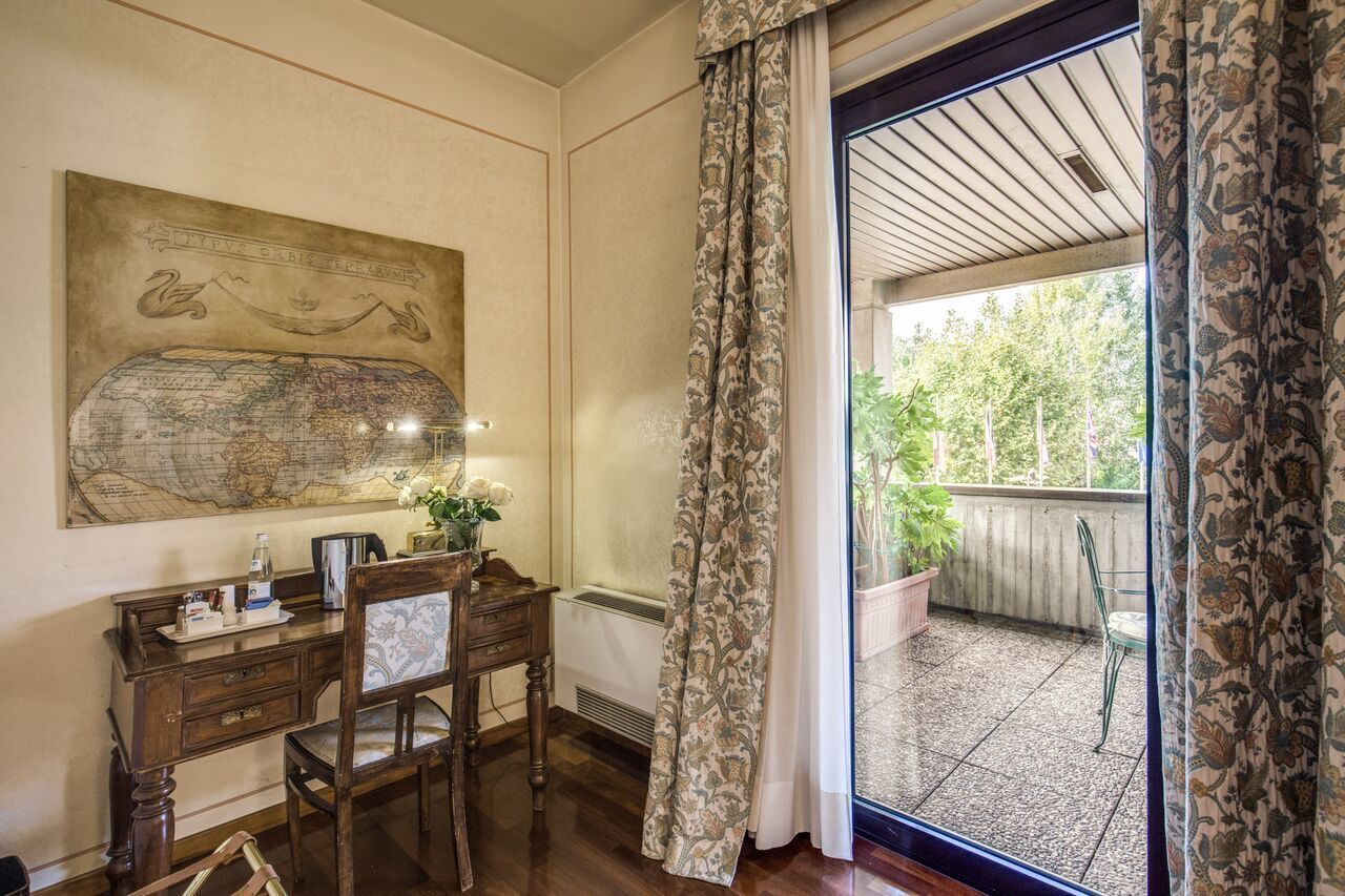 Superior Double Room | Minibar, in-room safe, desk, free WiFi