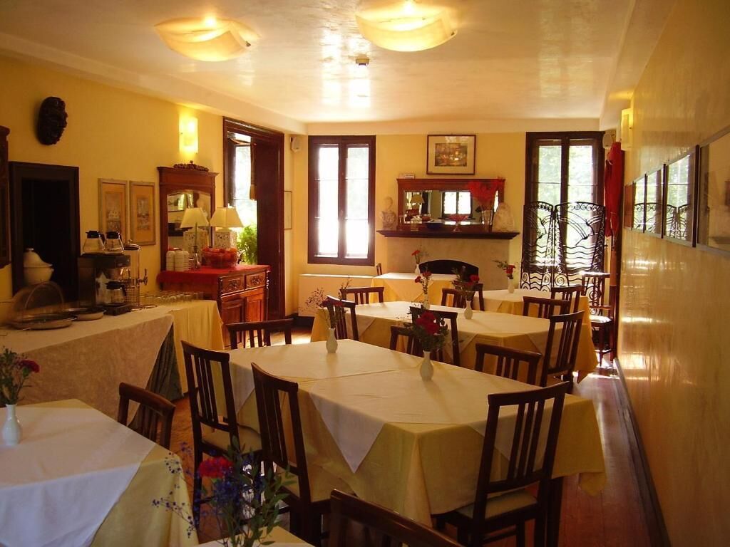 breakfast and dinner served