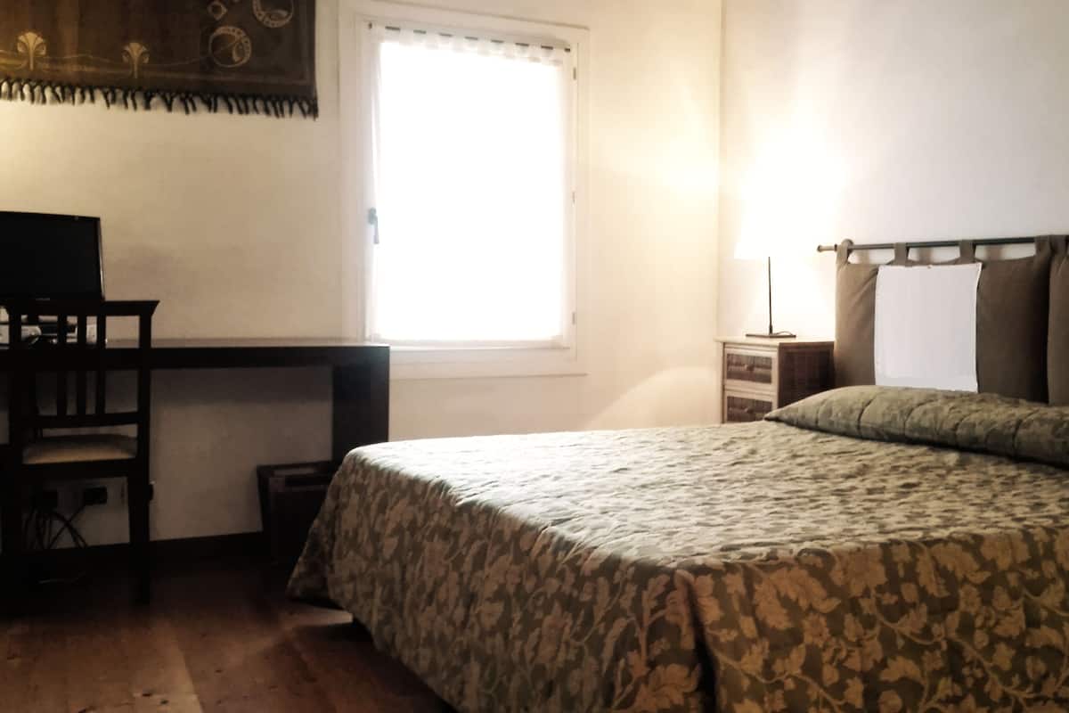 Romantic Double Room | Minibar, in-room safe, desk, WiFi (free)