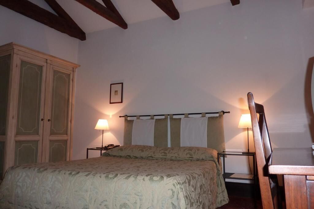 minibar, in-room safe, desk, free wifi