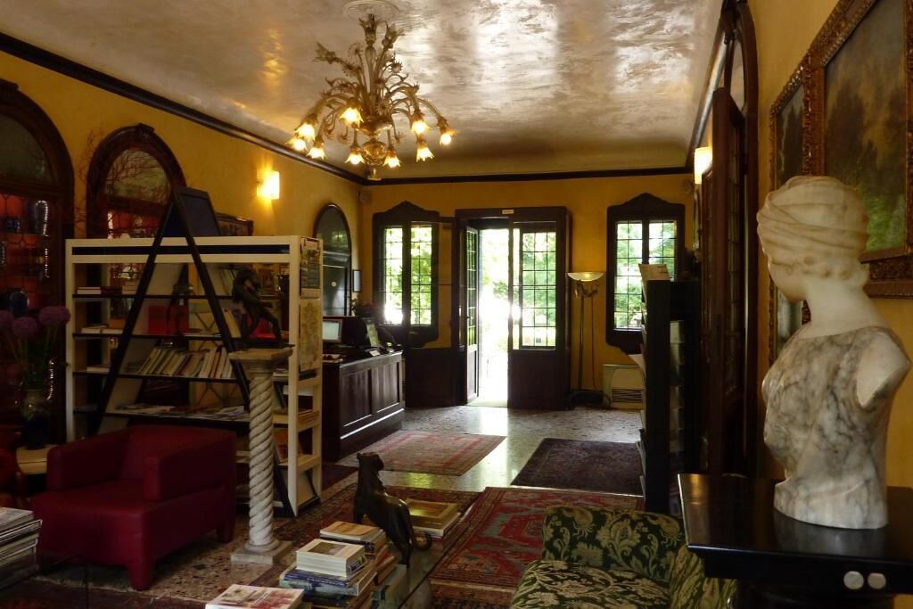 minibar, in-room safe, desk, free wifi