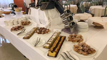 Daily buffet breakfast (EUR 15 per person)