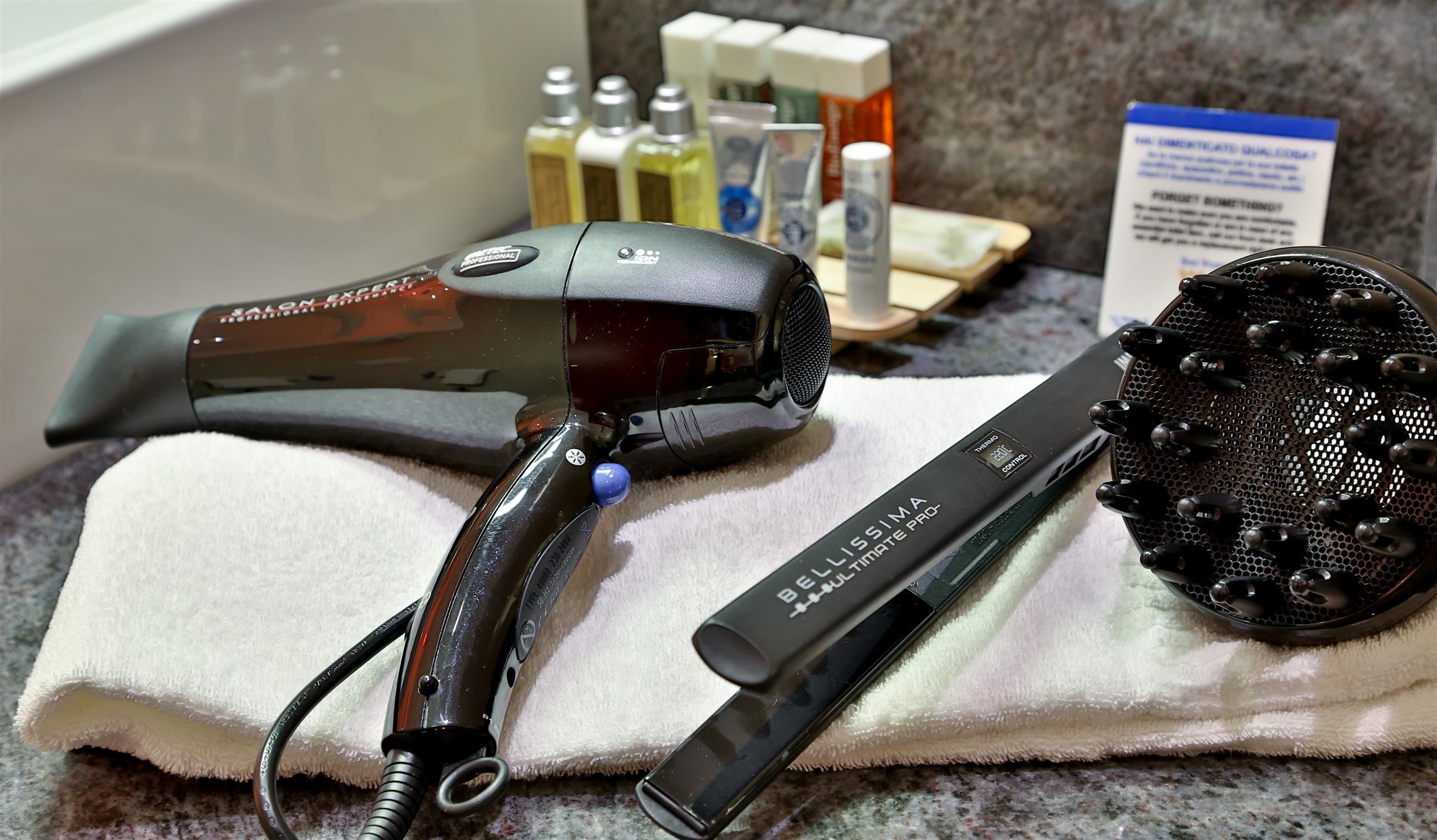 minibar, in-room safe, soundproofing, iron/ironing board