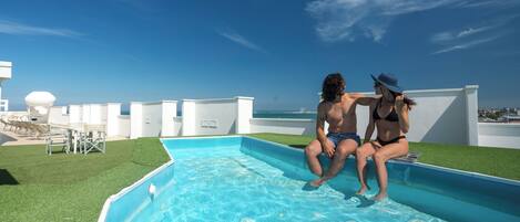 Bathtub spa outdoor