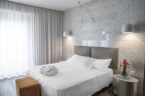 Minibar, in-room safe, iron/ironing board, free WiFi - Ambienthotels Panoramic (Rimini)
