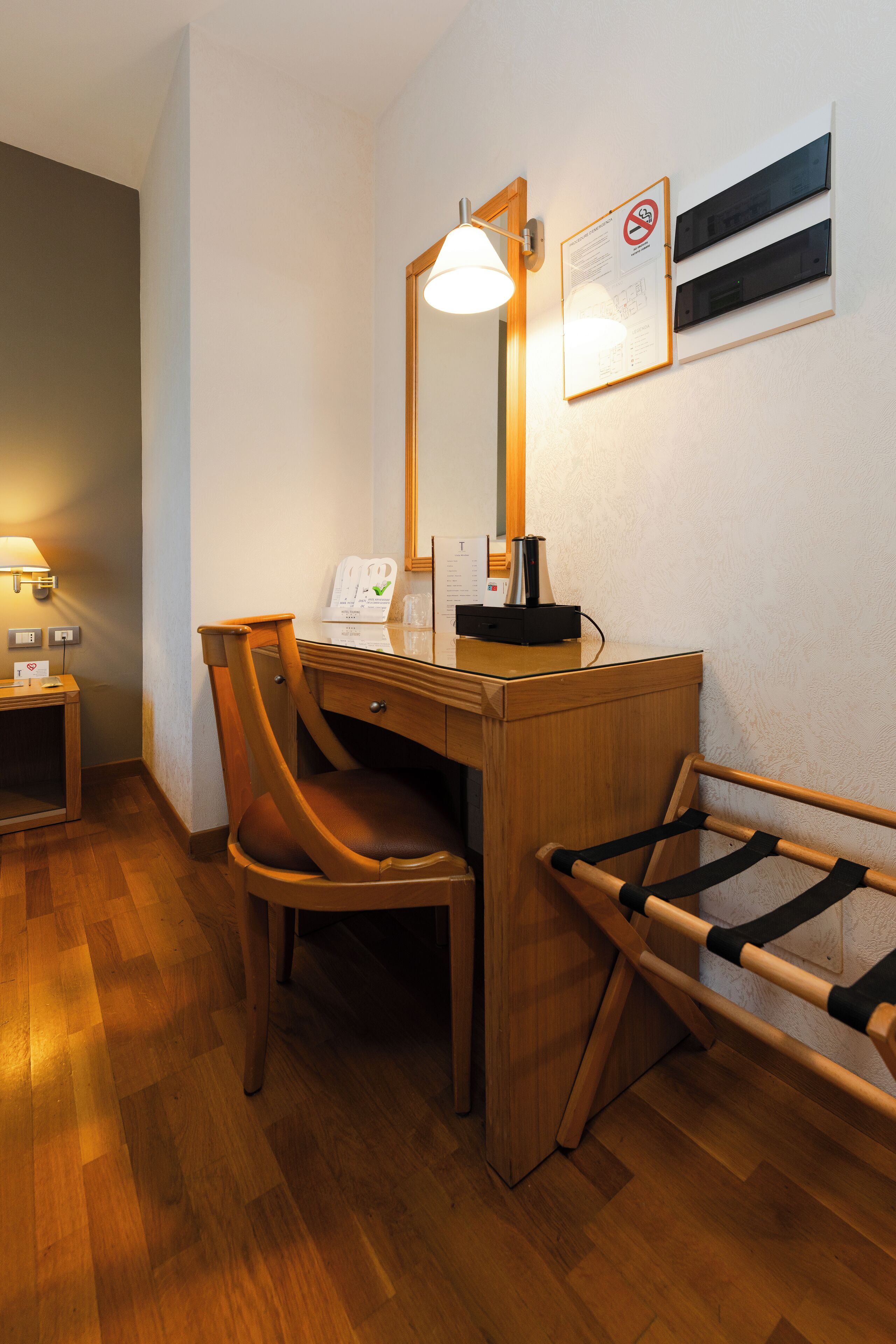 single room | minibar, in-room safe, desk, blackout curtains