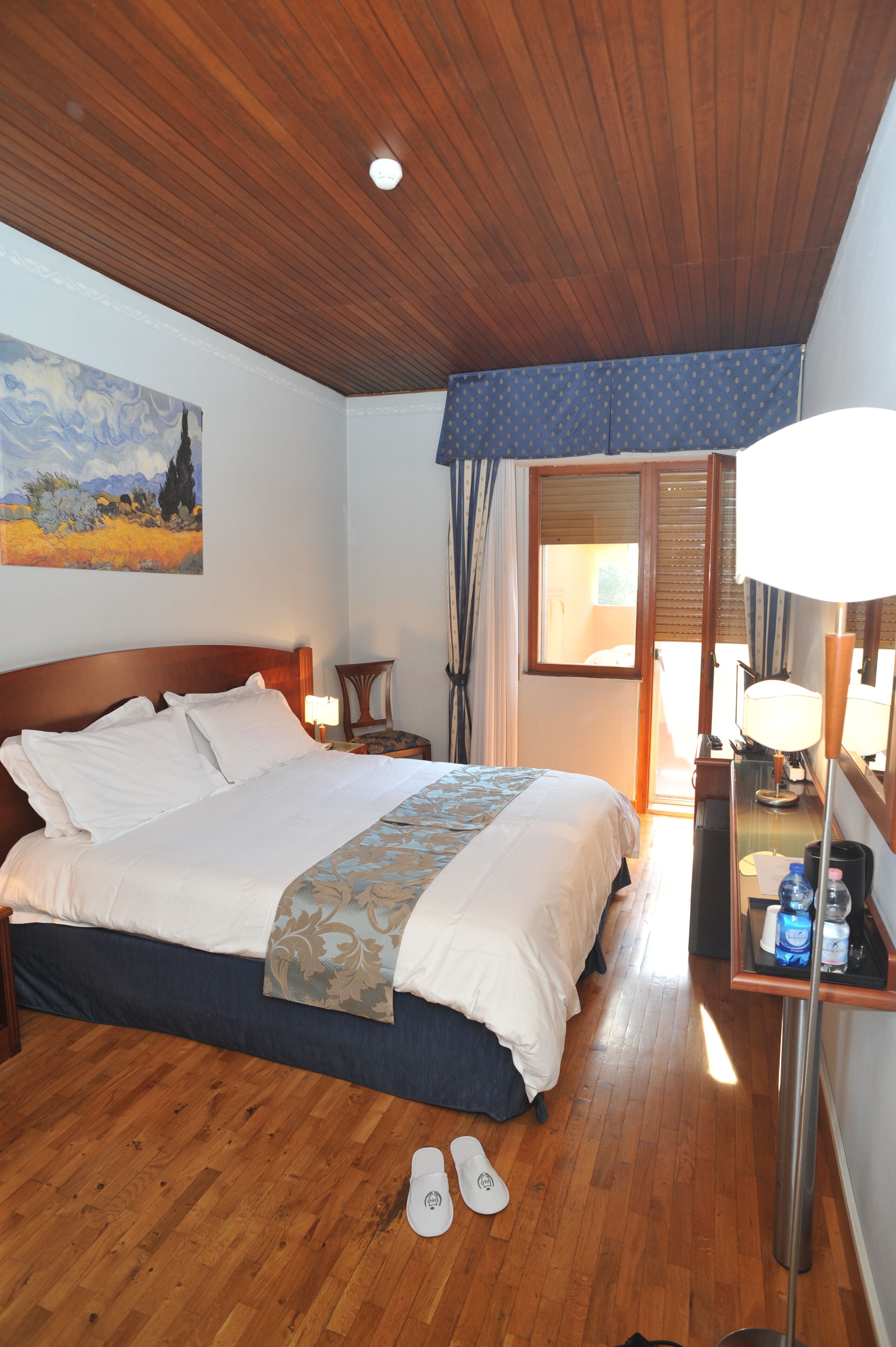 comfort single room | 1 bedroom, minibar, in-room safe, desk