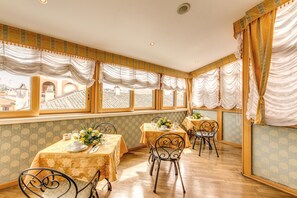 Desayuno continental incluido todos los días