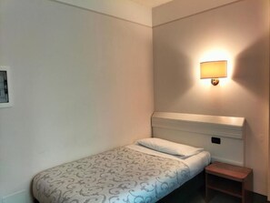 1 bedroom, hypo-allergenic bedding, minibar, in-room safe