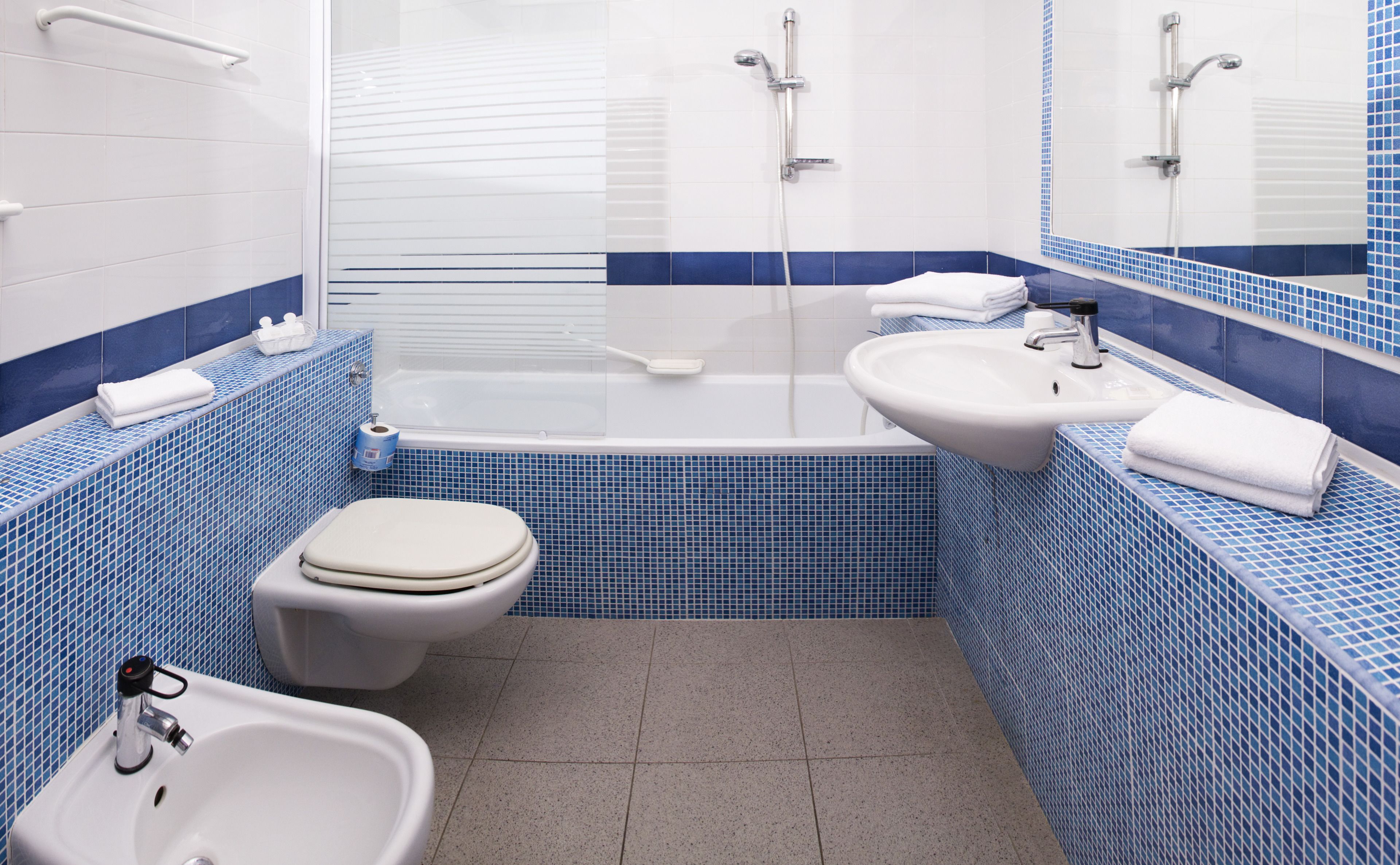 shower, rainfall showerhead, hair dryer, bidet