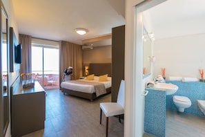 Superior-Doppelzimmer, Balkon, Stadtblick (city view)