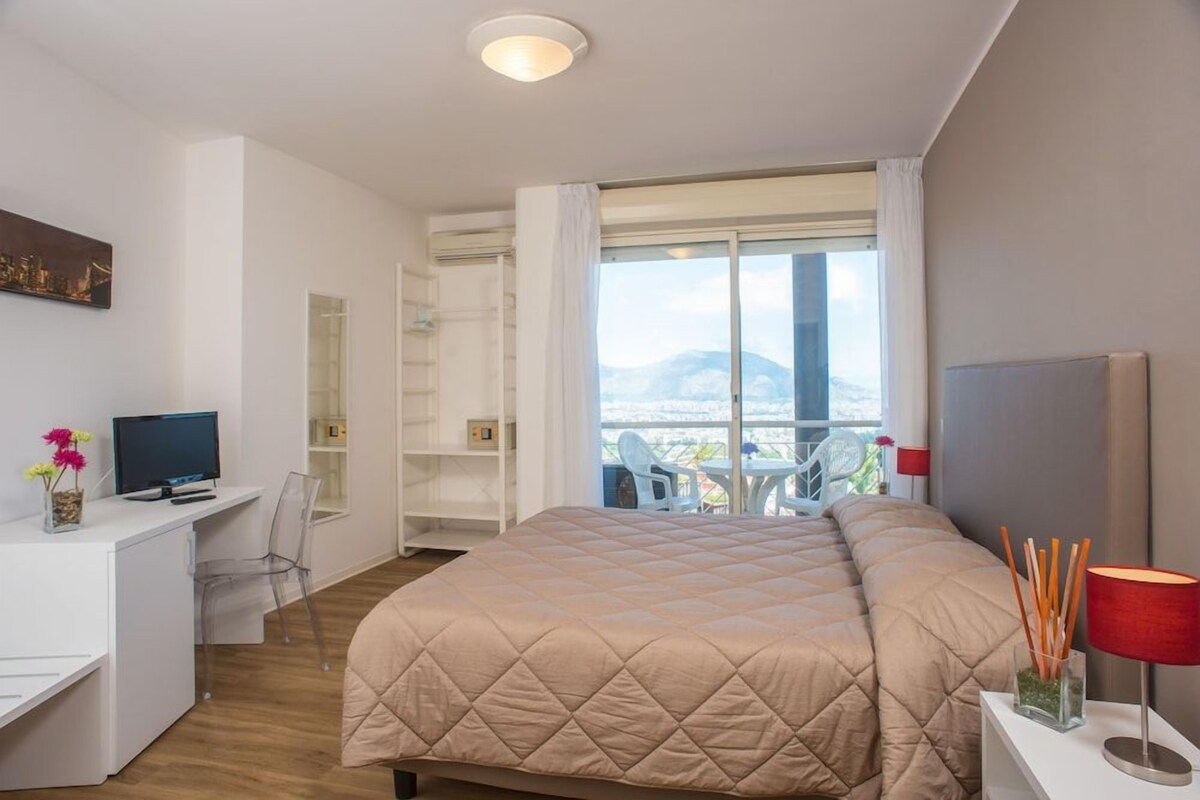 Minibar, in-room safe, desk, soundproofing