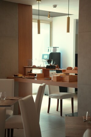 Frokost serveres