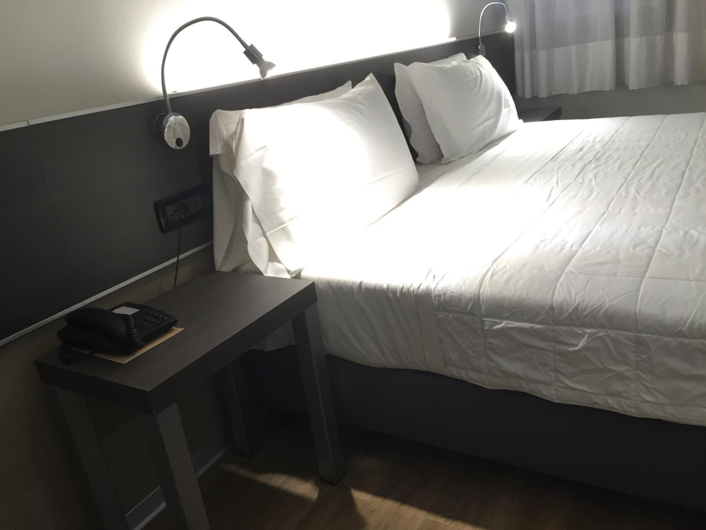 1 bedroom, in-room safe, desk, soundproofing