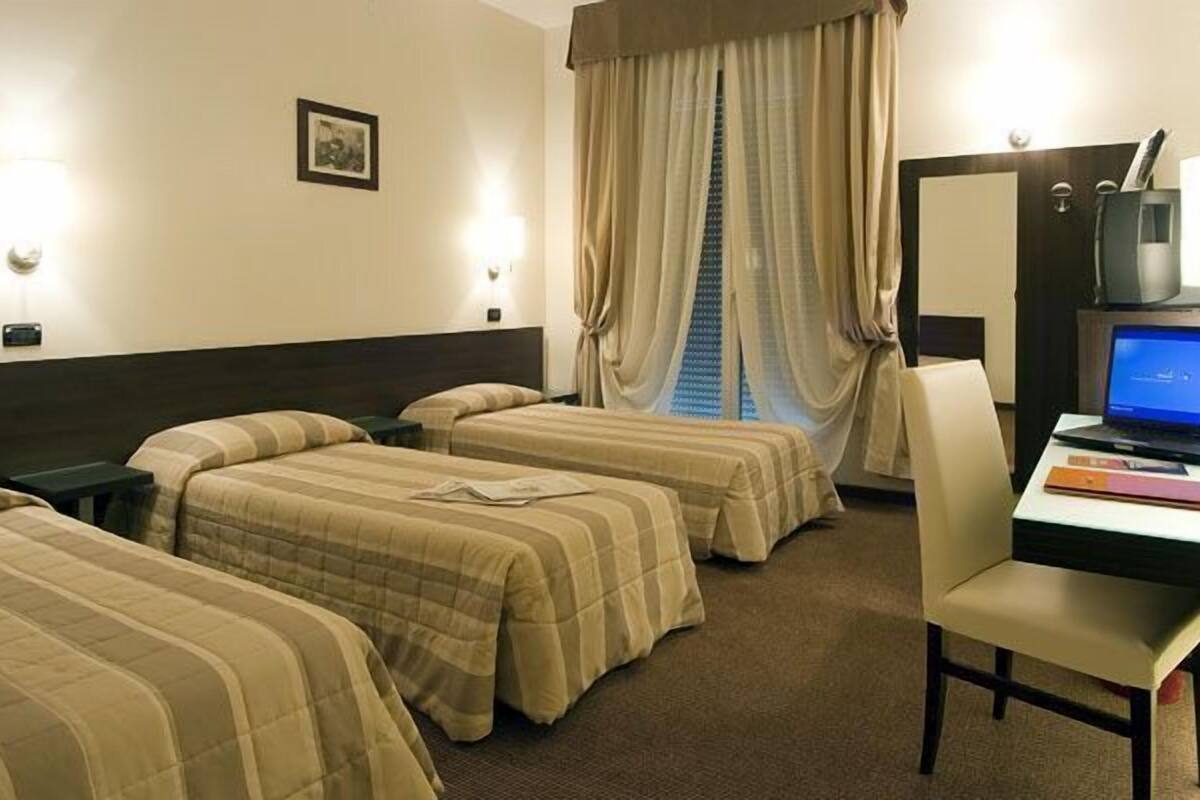 Standard Triple Room | Minibar, in-room safe, soundproofing, WiFi (surcharge)