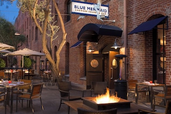 Breakfast, lunch, dinner served; seafood, alfresco dining  at Argonaut Hotel