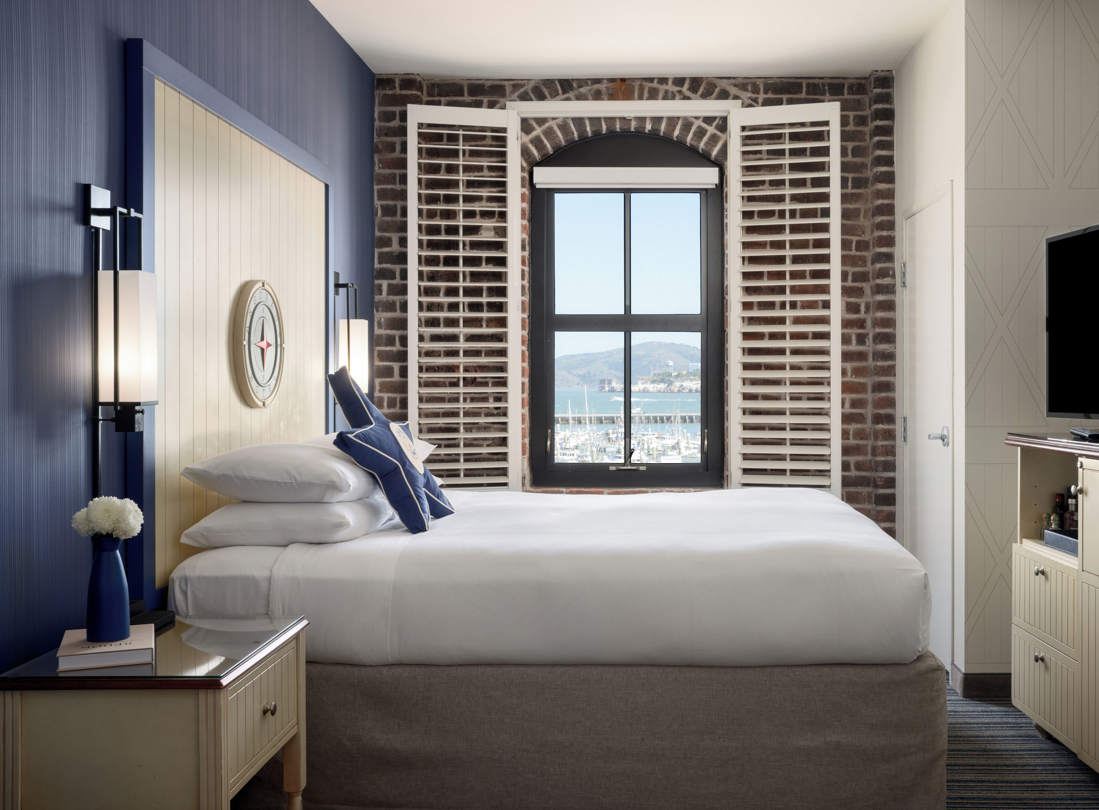 Suite (Alcatraz) | Premium bedding, pillowtop beds, minibar, in-room safe