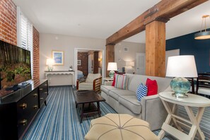 Ropa de cama de alta calidad, camas con pillow-top y minibar 