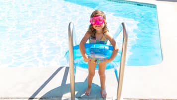 Indoor pool, outdoor pool, sun loungers