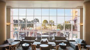 3 bars-salons, piano bar