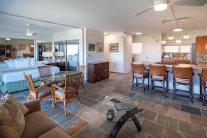 コンドミニアム 1 ベッドルーム (Unit 1016 ,1Bath) | 1 室のベッドルーム、セーフティボックス (室内)、客室ごとに異なる装飾、客室ごとに異なるインテリア