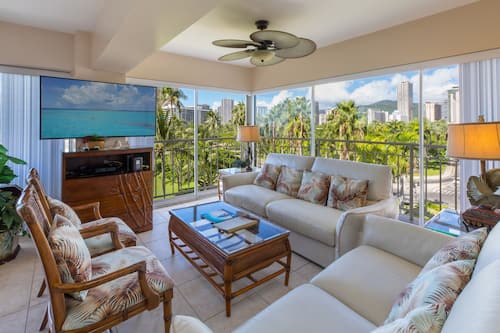 Condo, 2 Bedrooms, 2 Bathrooms (Unit W0518) | Living area