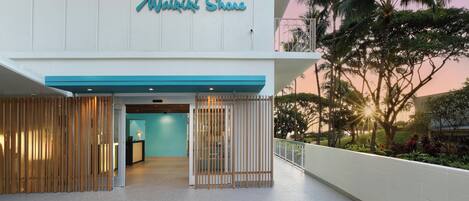 Vista frontal de la propiedad