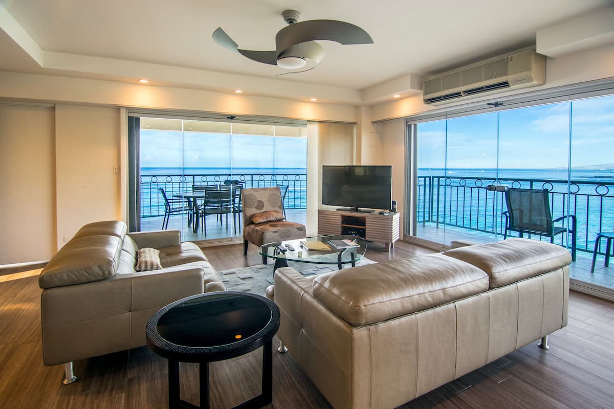Condo, 2 Bedrooms, 2 Bathrooms, Oceanfront (Unit 1000, Bonus Bedroom ) | Living area