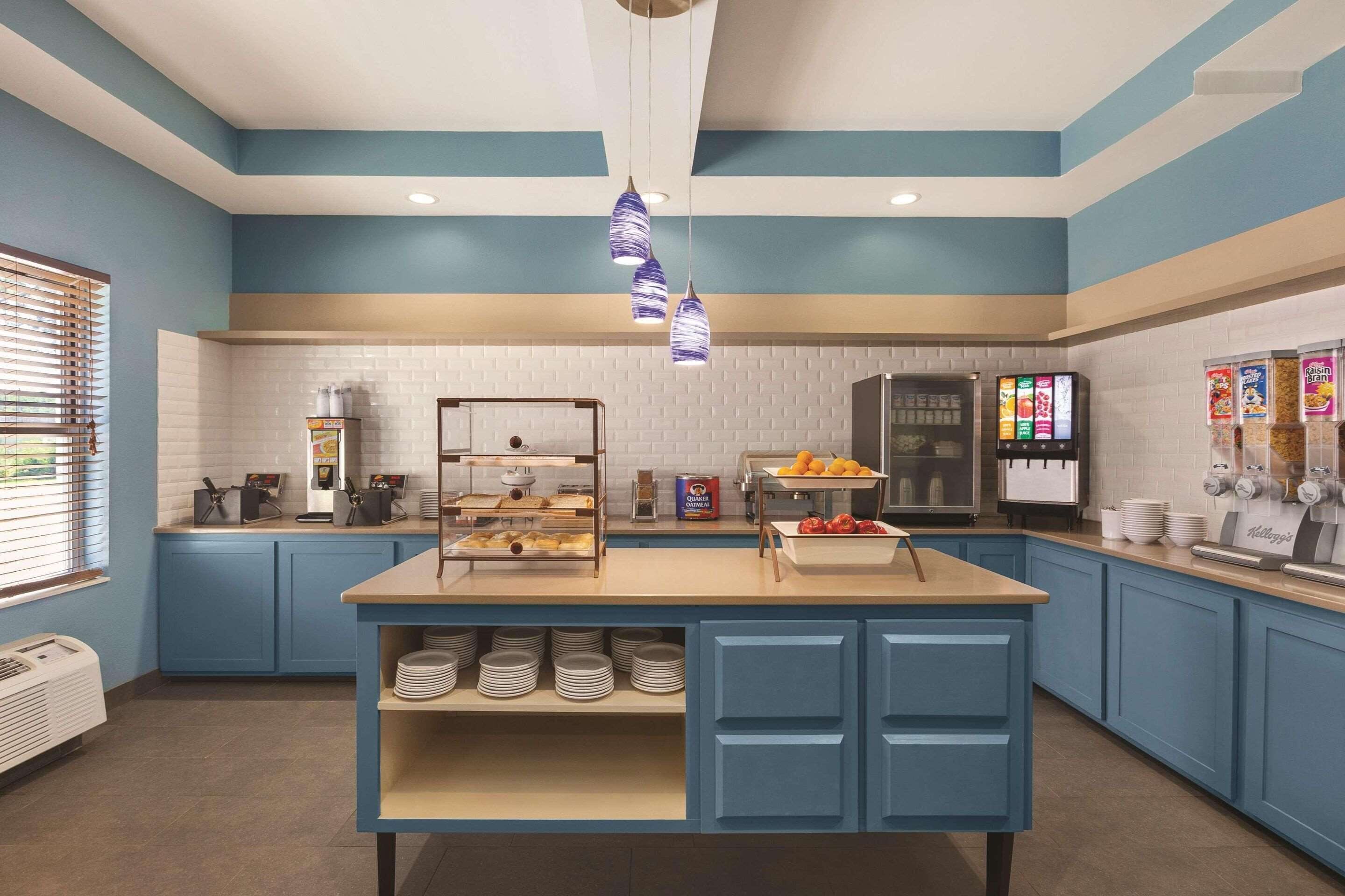 Sudah termasuk sarapan lengkap setiap hari