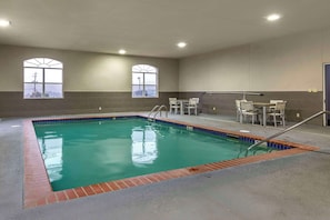 Indoor pool, sun loungers