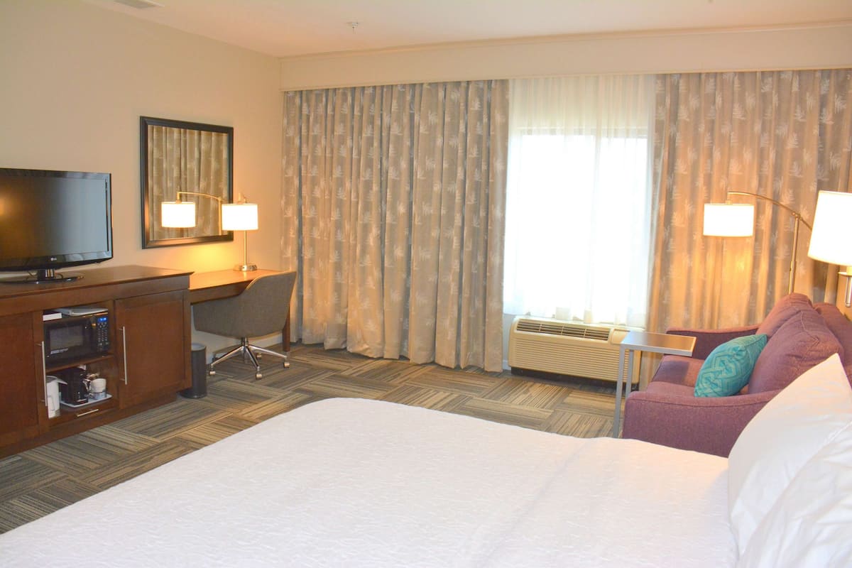 desk, laptop workspace, iron/ironing board, free wifi