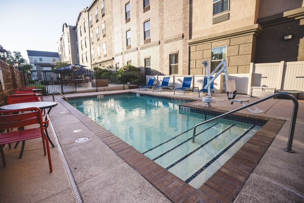 Outdoor pool, pool loungers