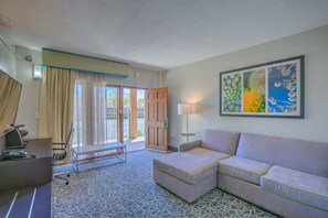 Suite, 1 King Bed, Non Smoking | Living area