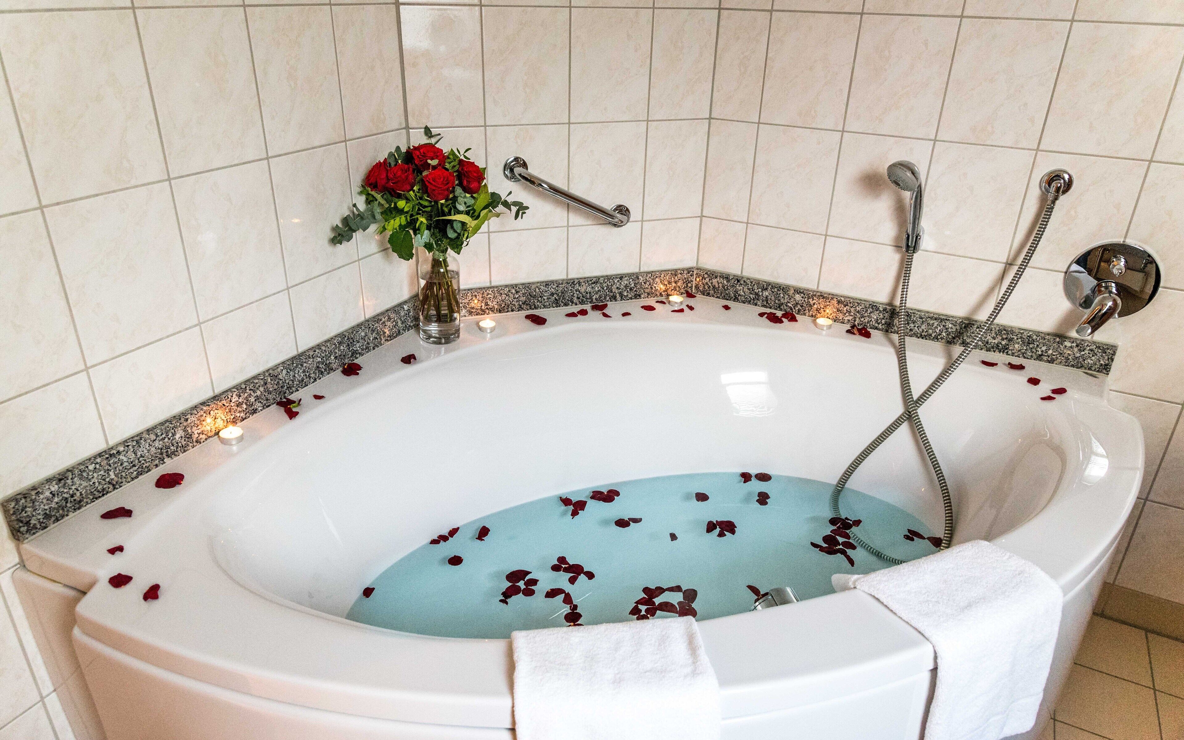 deep-soaking bathtub