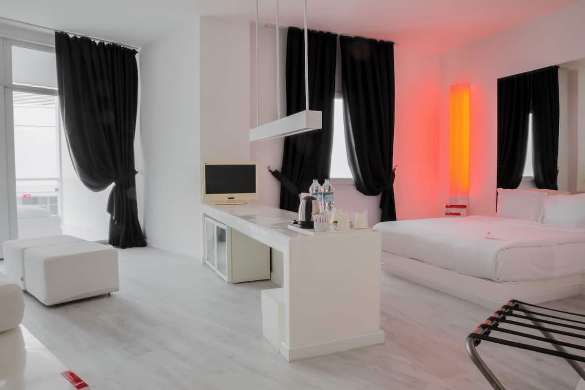 1 bedroom, minibar, in-room safe, desk