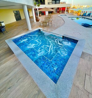 Outdoor pool - Iate Plaza Hotel (Fortaleza)