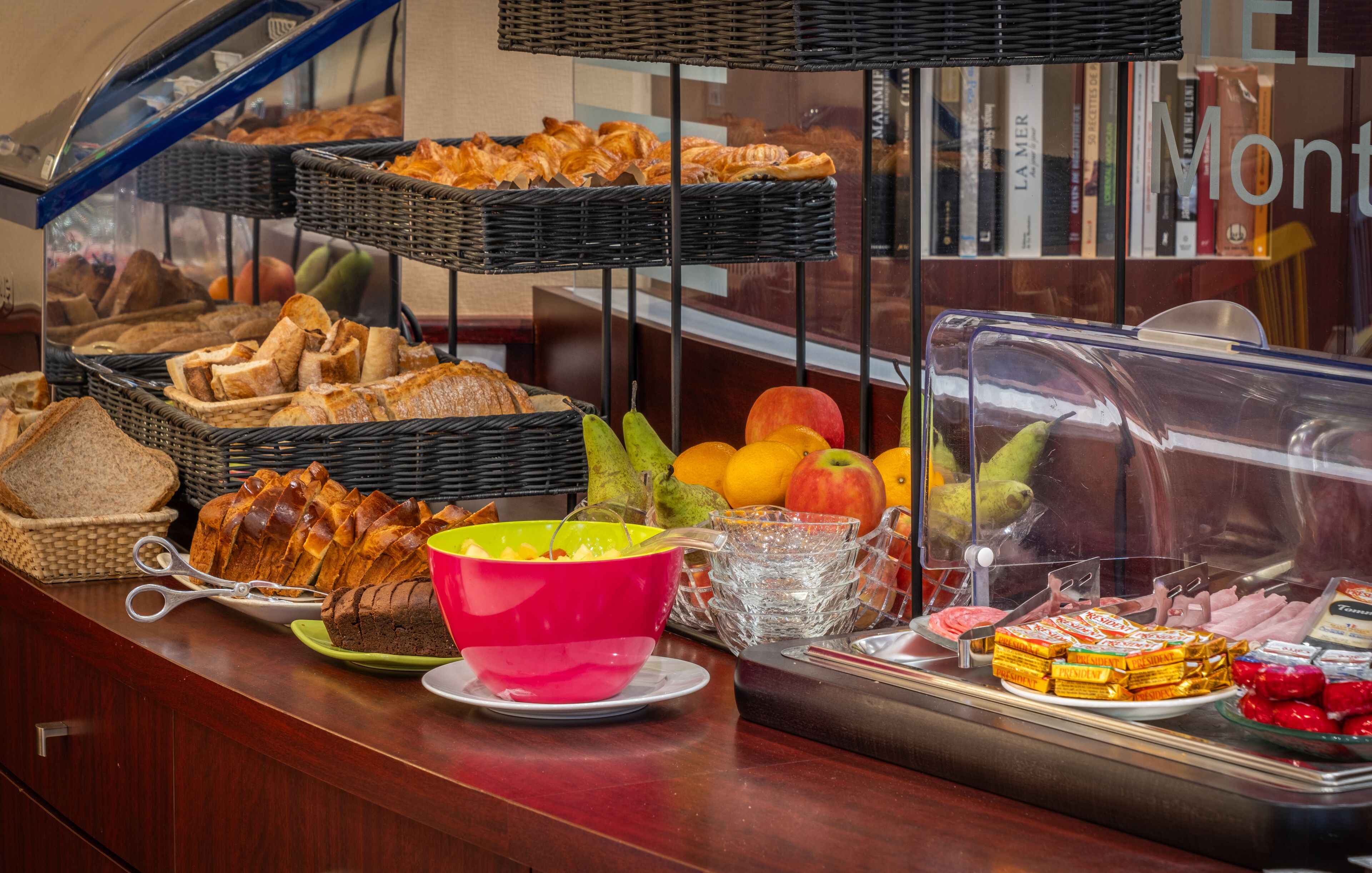 Daily buffet breakfast (EUR 12 per person)