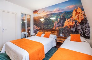 Executive Triple Room | Premium bedding, minibar, desk, soundproofing - Hôtel Terminus Montparnasse (Paris)