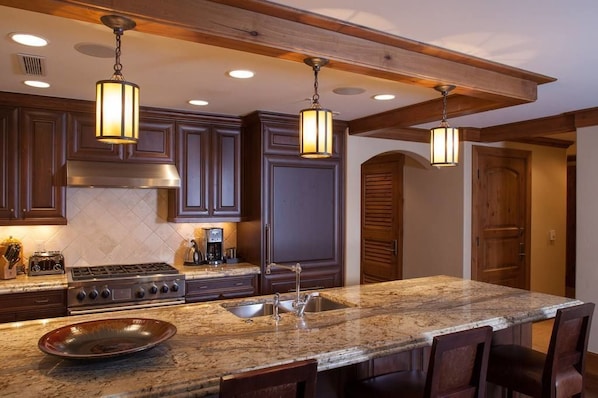 Superior Double Room | Private kitchen | Full-size fridge, oven, stovetop, dishwasher