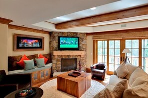 Superior Double Room | Living room | Flat-screen TV, DVD player