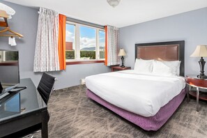 Suite, 2 Bedrooms | Premium bedding, desk, blackout drapes, iron/ironing board - Inn At Seaside (Seaside)