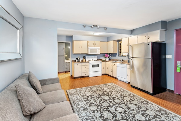 Suite, 1 dormitori, cuina | Roba de llit d'alta qualitat, escriptori i cortines opaques