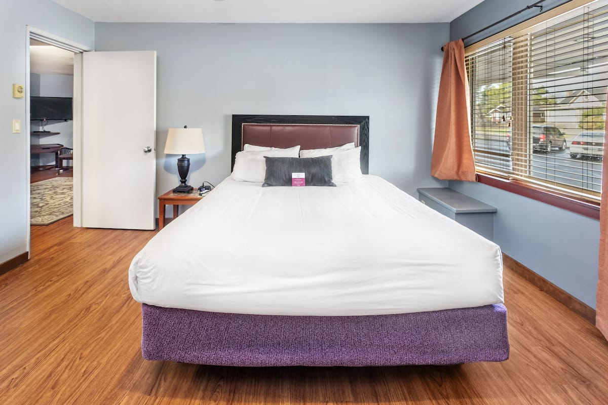 Room, 1 Bedroom, Kitchen | View from room