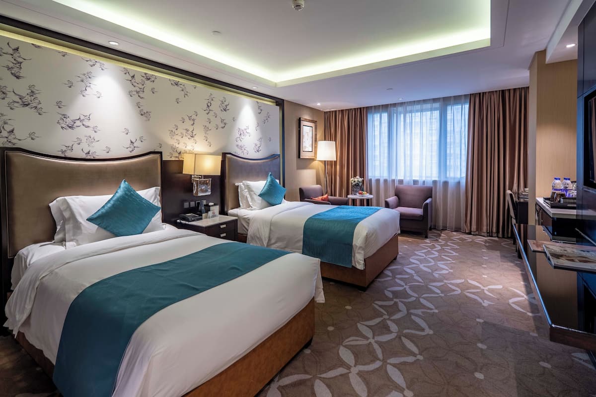 Premium bedding, down duvets, pillow-top beds, minibar