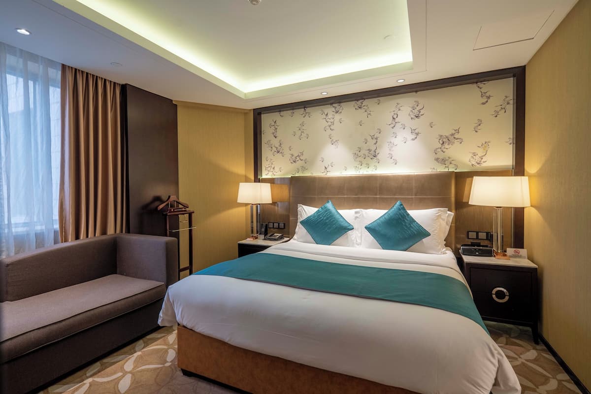 Premium bedding, down duvets, pillow-top beds, minibar