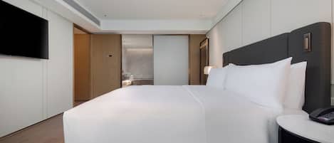 Junior Suite, 1 King Bed | Premium bedding, down duvets, minibar, in-room safe