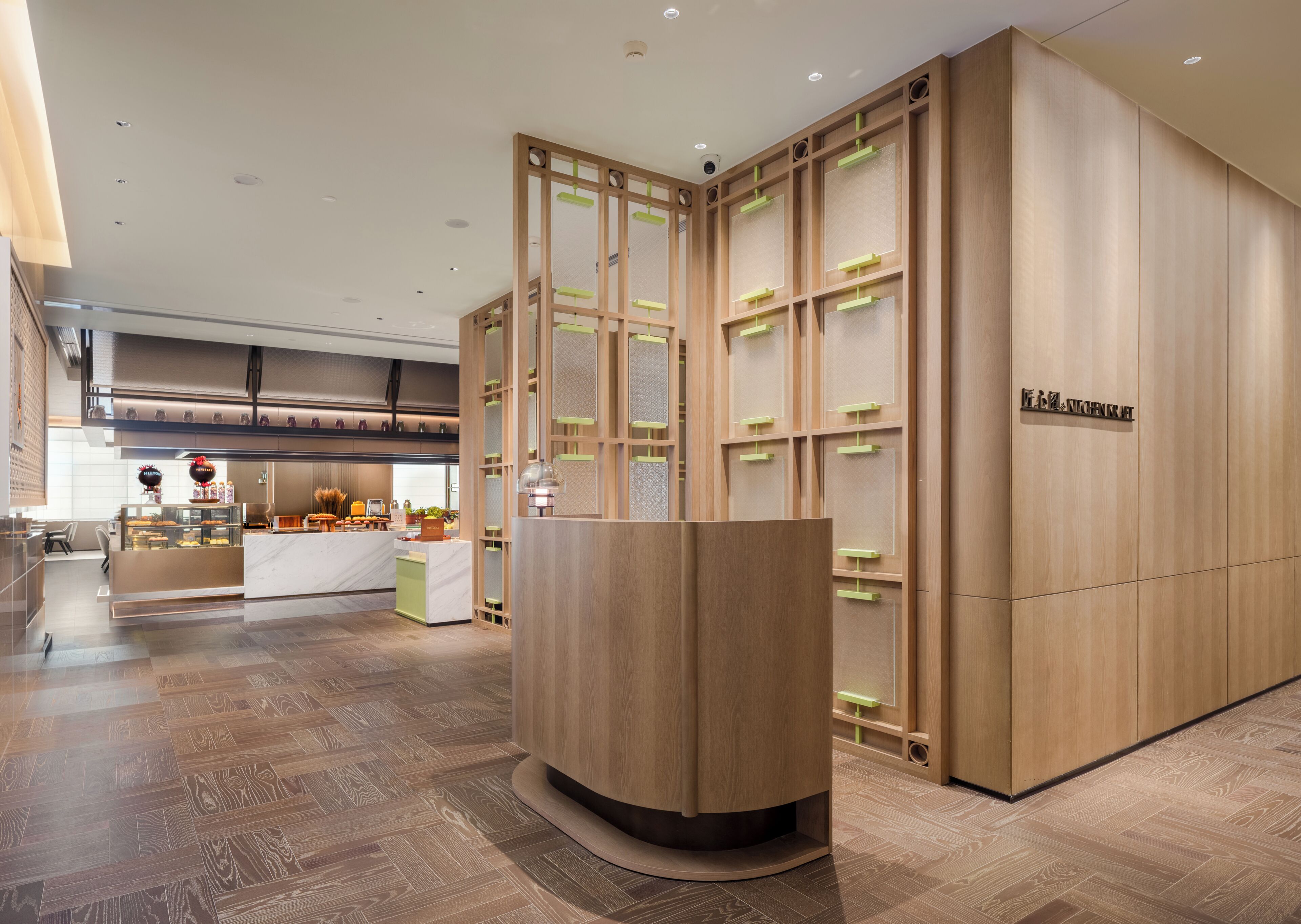 3 間餐廳；供應午餐和晚餐