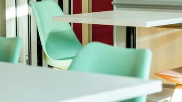 Dagelijks ontbijtbuffet (EUR 15 per persoon)